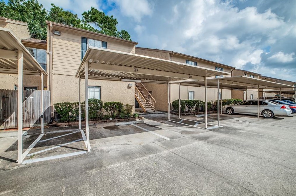 5000 Milwee St, Houston TX  77092-6683 exterior