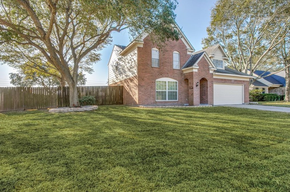 350 Quail Bnd, Sealy, TX 77474-4114