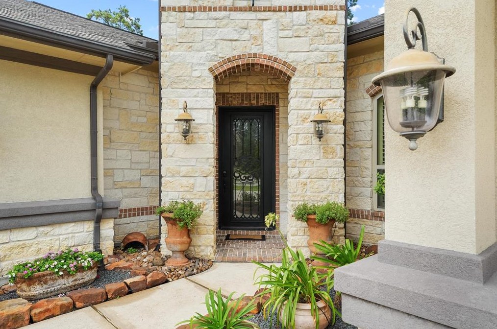 35 Valera Ridge Dr, Spring TX  77389-5150 exterior