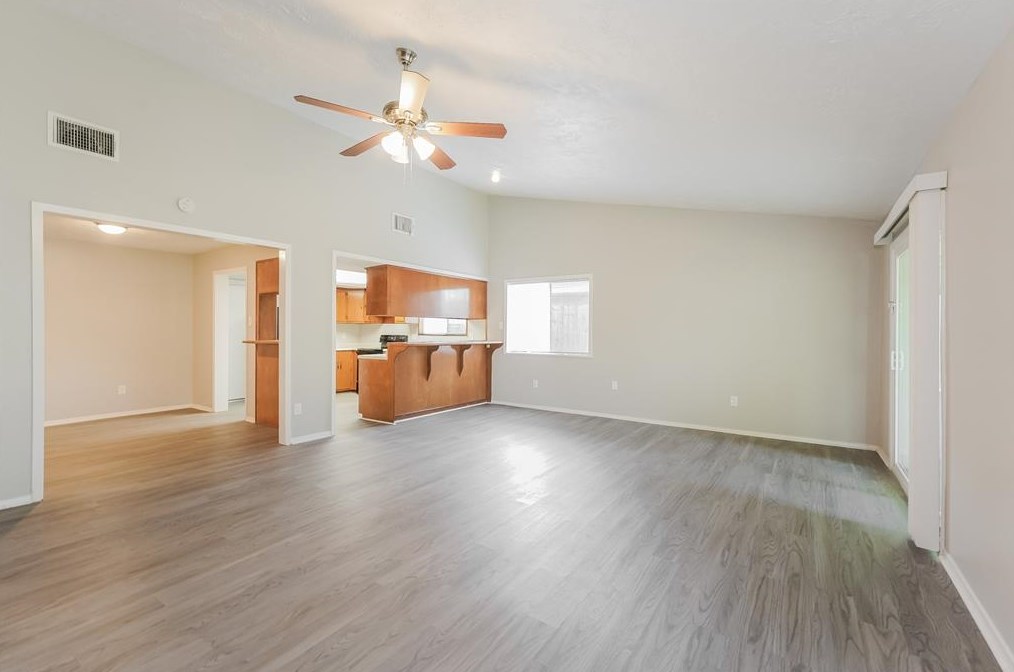 9902 Towne Brook Ln, Sugar Land TX  77498-1641 exterior