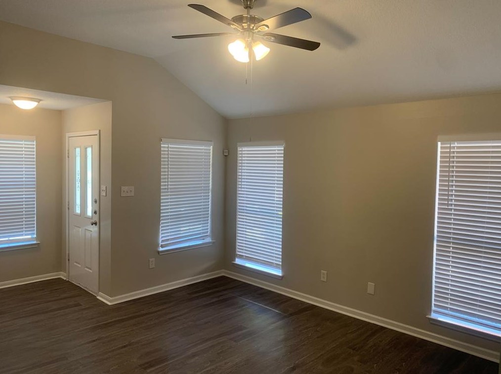 7823 Log Hollow Dr, Houston, TX 77040