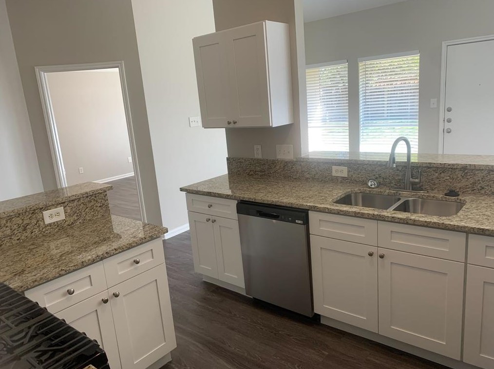 7823 Log Hollow Dr, Houston TX  77040-1754 exterior