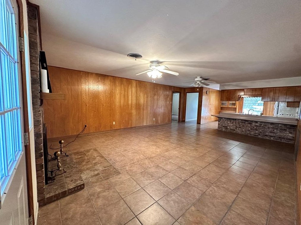 901 Pecan St, Huntsville, TX 77320