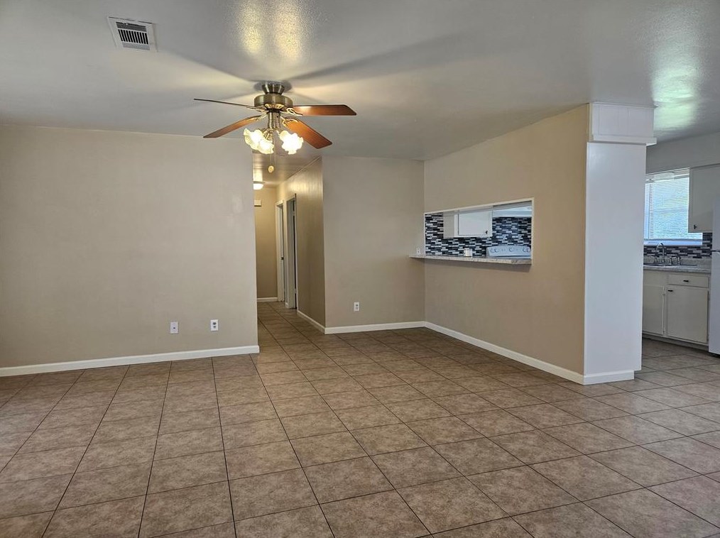 207 Shadow Oaks Dr, Conroe, TX 77303
