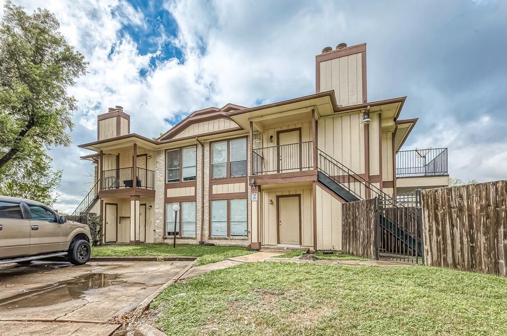 12030 W Bellfort St #d, Stafford, TX 77477