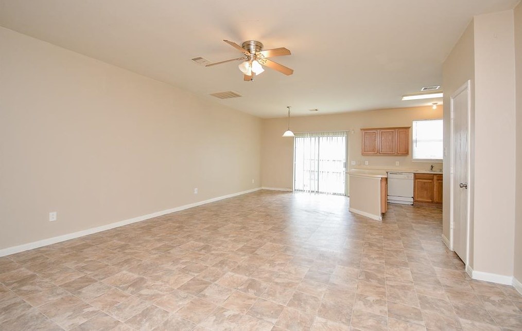 8114 Singing Sonnet Ln, Houston TX  77072-0130 exterior