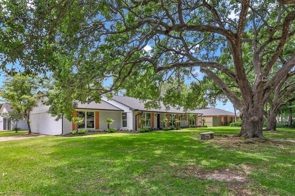 4615 Barton Ln, Beaumont, TX 77706