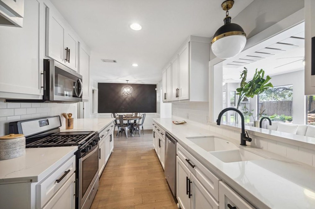 3715 Gardendale Dr, Houston TX  77092-7061 exterior