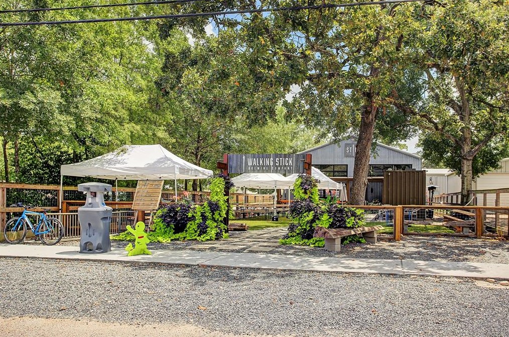 3715 Gardendale Dr, Houston TX  77092-7061 exterior