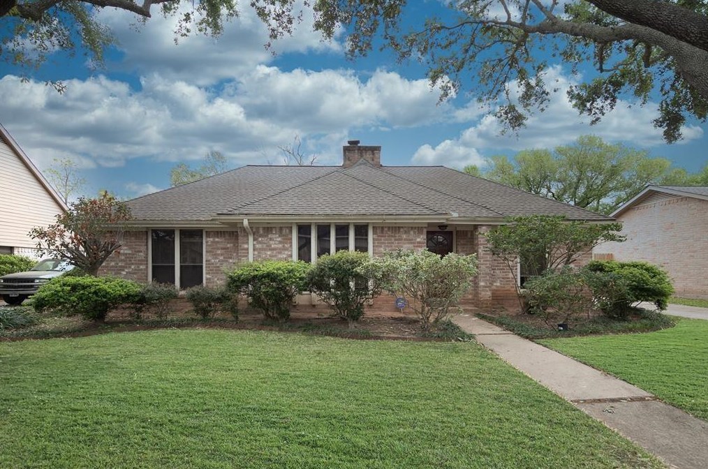 2823 Colonial Dr, Sugar Land TX  77479-1524 exterior