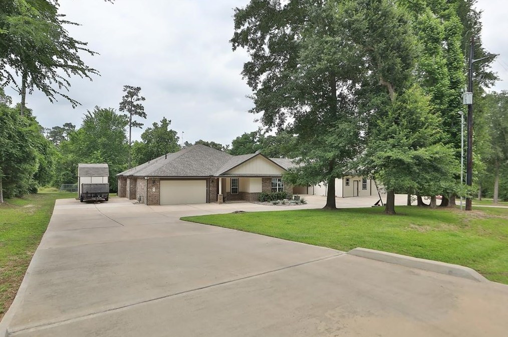 24127 Rustling Oaks St, Magnolia, TX 77355-3784