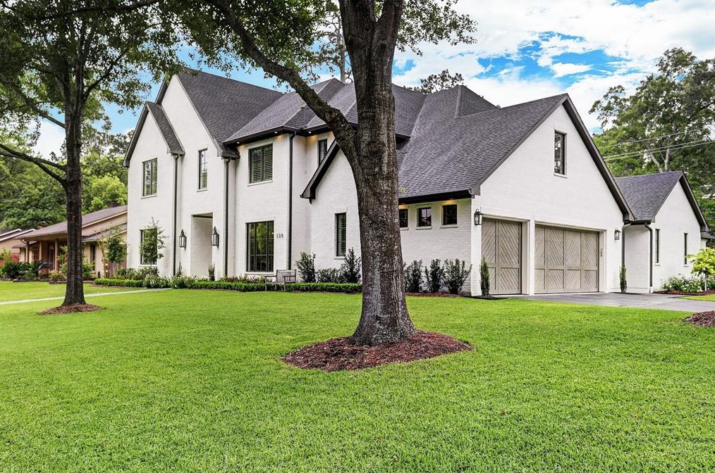 139 Stoney Creek Dr, Houston, TX 77024-6219