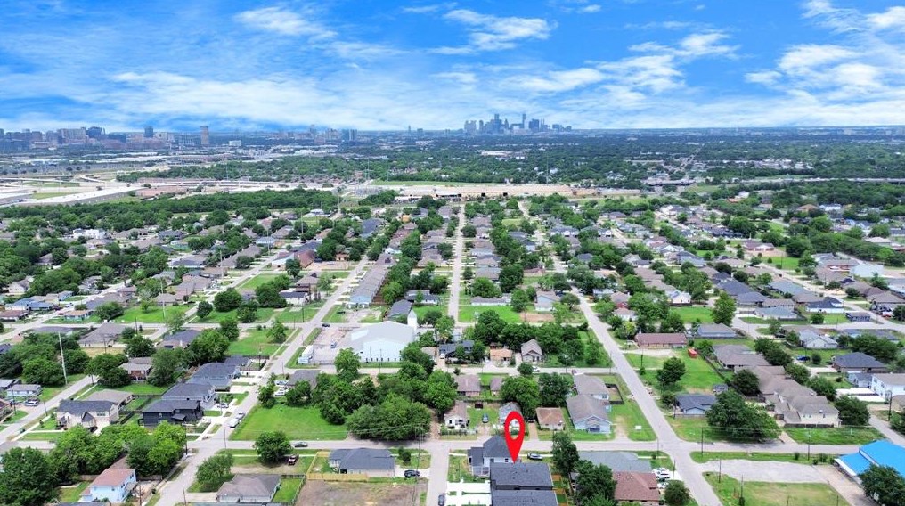 8305 Comal St, Houston TX  77051-1444 exterior