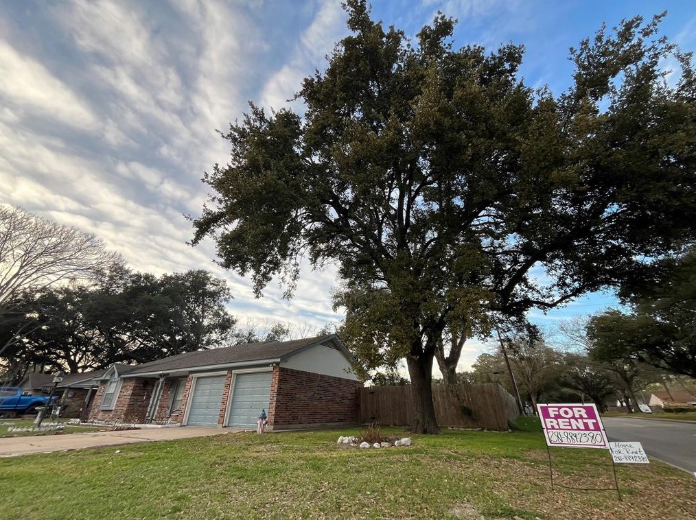 12402 Dakar Dr, Houston TX  77065-2402 exterior