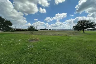 203 Lake Rd, Lake Jackson, TX 77566 - Photo 1