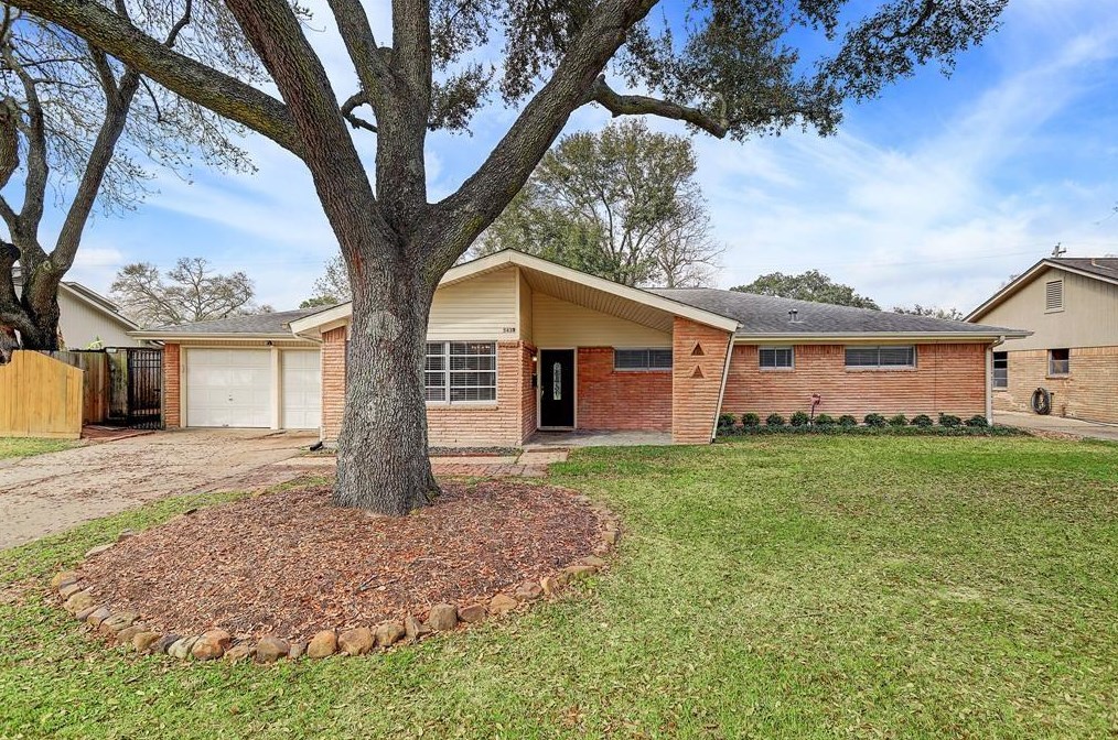 5438 Wigton Dr, Houston, TX 77096