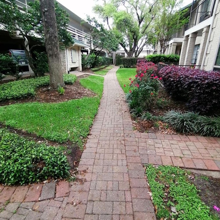 2700 Revere St, Houston TX  77098-1300 exterior