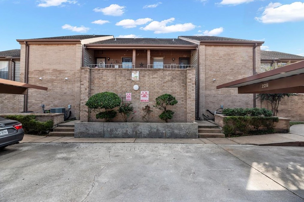 8563 Sands Point Dr, Houston, TX 77036