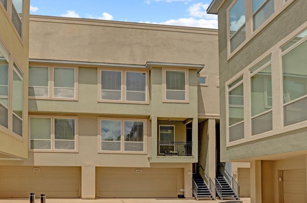 5446 Crooms St, Houston, TX 77007-8214