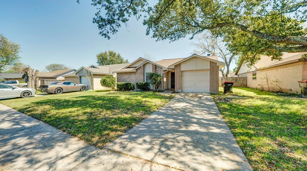 12642 Autumn Mill Dr, Houston, TX 77070-5010