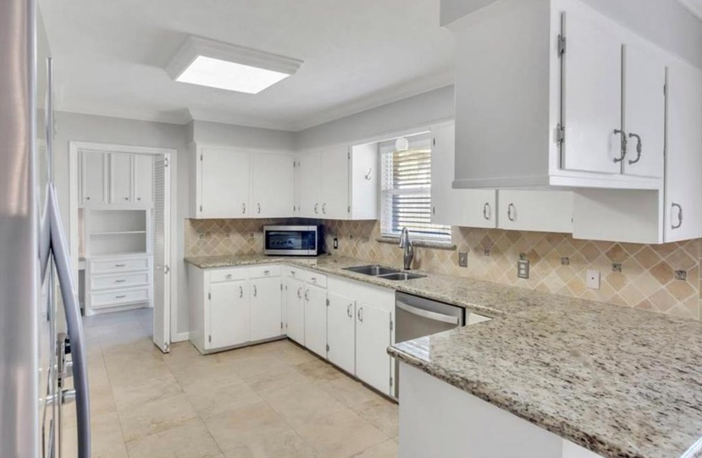 12930 Hansel Ln, Houston TX  77024-4721 exterior