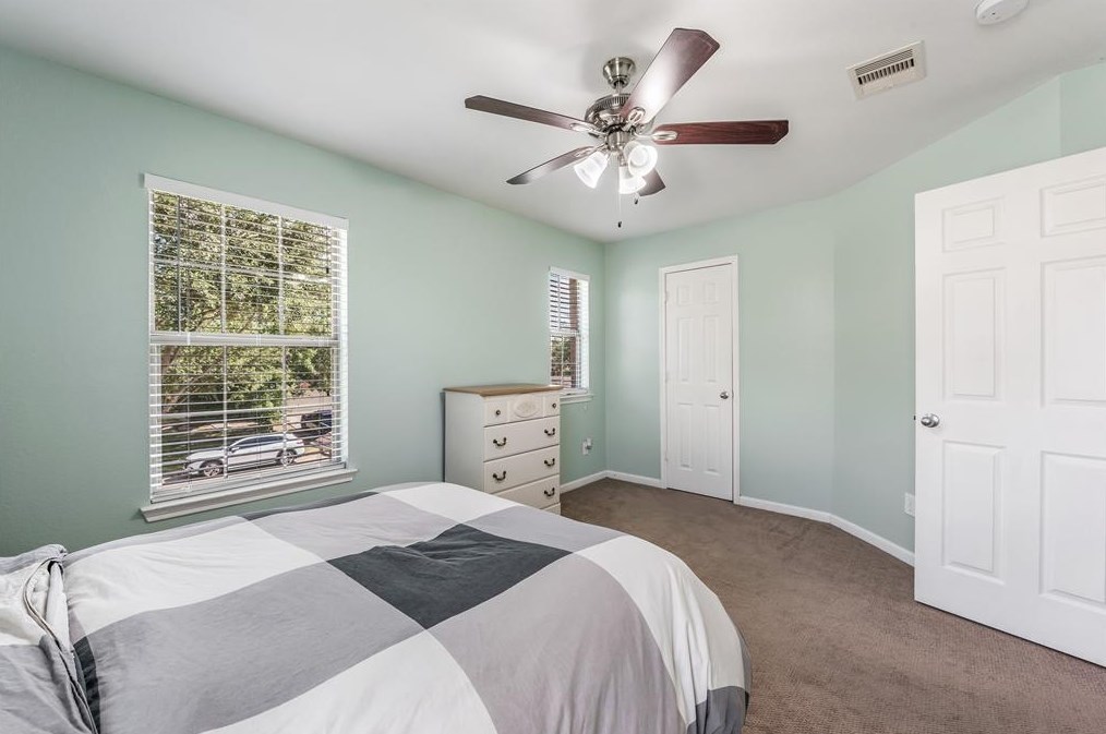4202 Mineral Hvn Dr, Houston TX  77048-5555 exterior