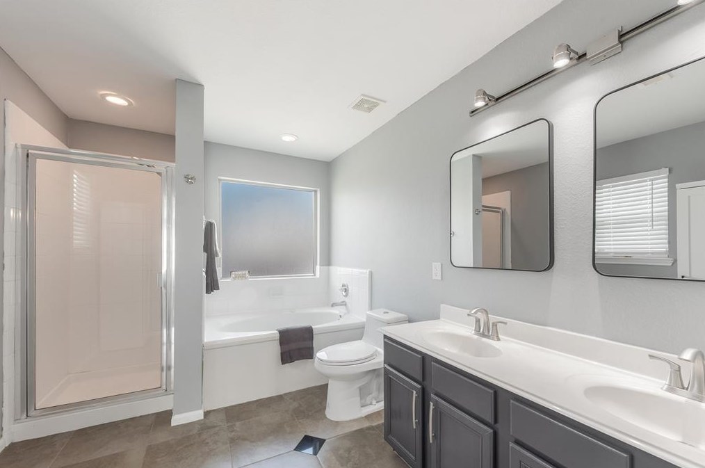 4202 Mineral Hvn Dr, Houston TX  77048-5555 exterior