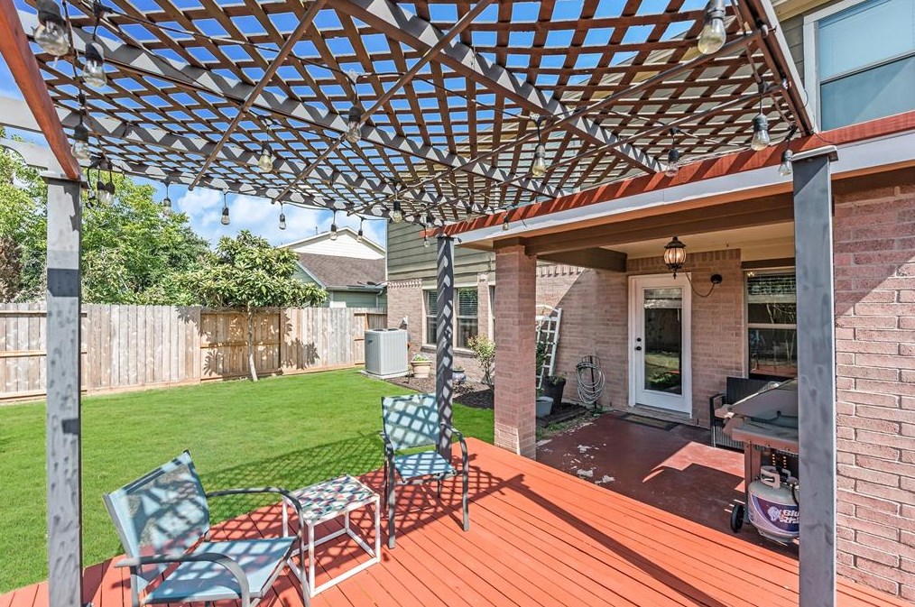 4202 Mineral Hvn Dr, Houston TX  77048-5555 exterior