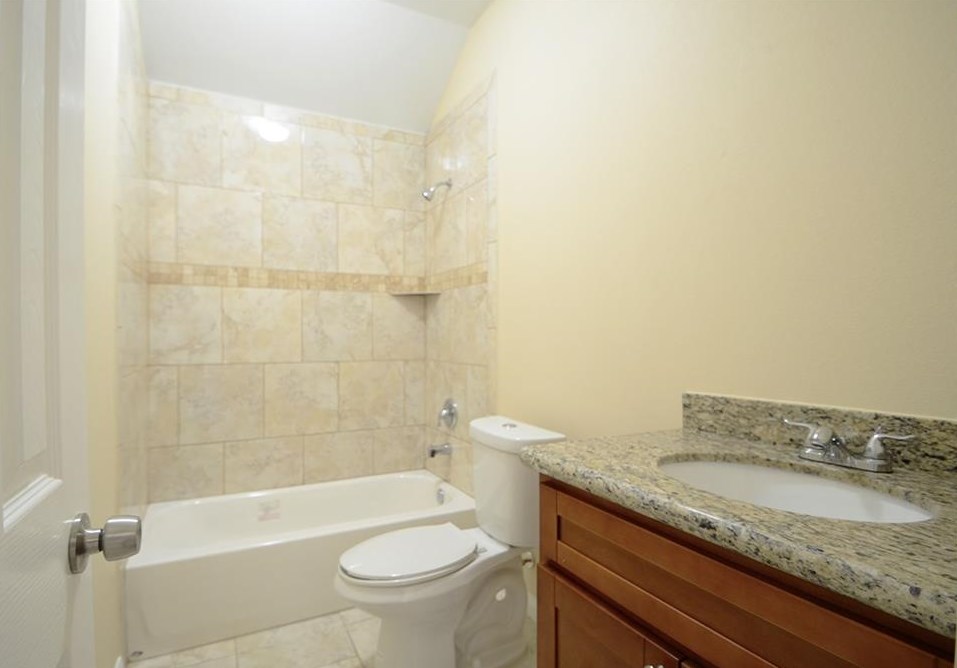 10142 Tangiers Rd, Houston TX  77041-7548 exterior