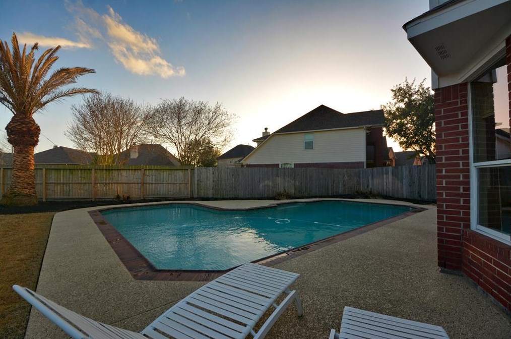 1917 S Everglades Dr, Deer Park, TX 77536
