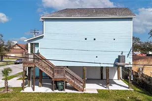 3211 Avenue K, Galveston, TX 77550 - Photo 2