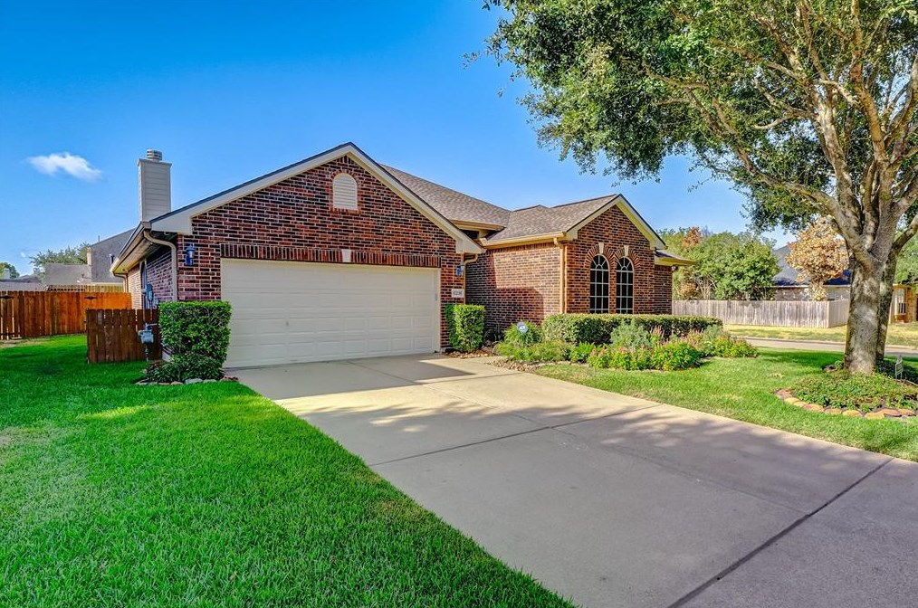 17235 Sheffield Bend Dr, Houston, TX 77095-1440