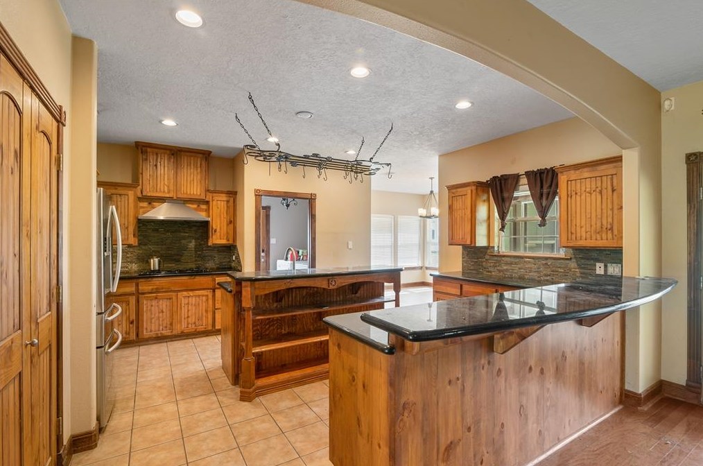 874 County Road 2222, Cleveland, TX 77327-1057
