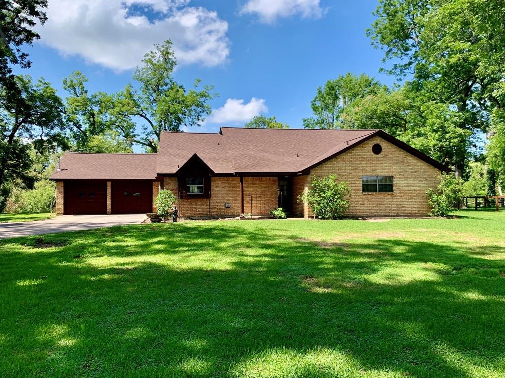 401 Pecan Estates Rd, Angleton, TX 77515-8462