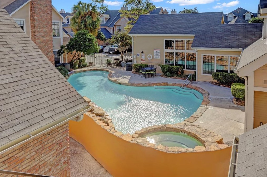 2300 Old Spanish Trl, Houston TX  77054-2154 exterior