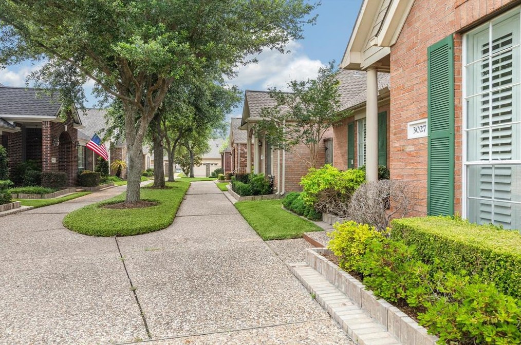 3027 Rosefield Dr, Houston, TX 77080-2609