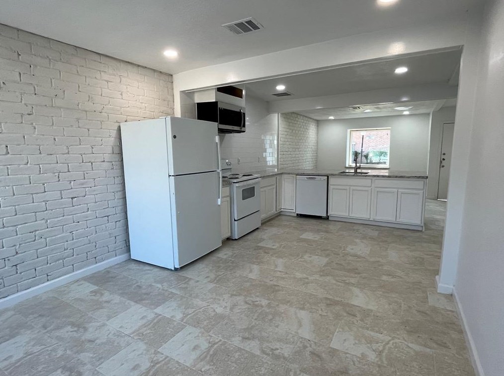 12829 High Star Dr, Houston, TX 77072