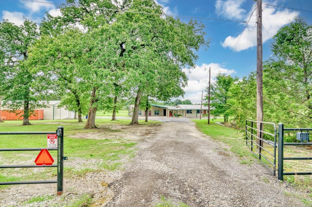632 Florida Ln, Connor, TX 77864-7018