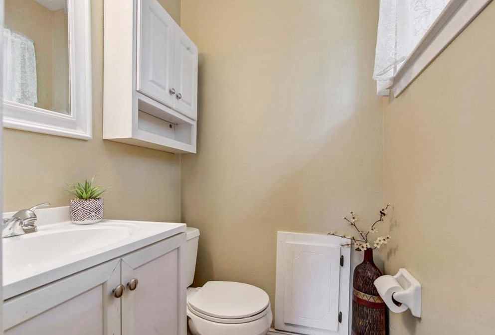 702 Reynolds Ave, League City TX  77573-4123 exterior