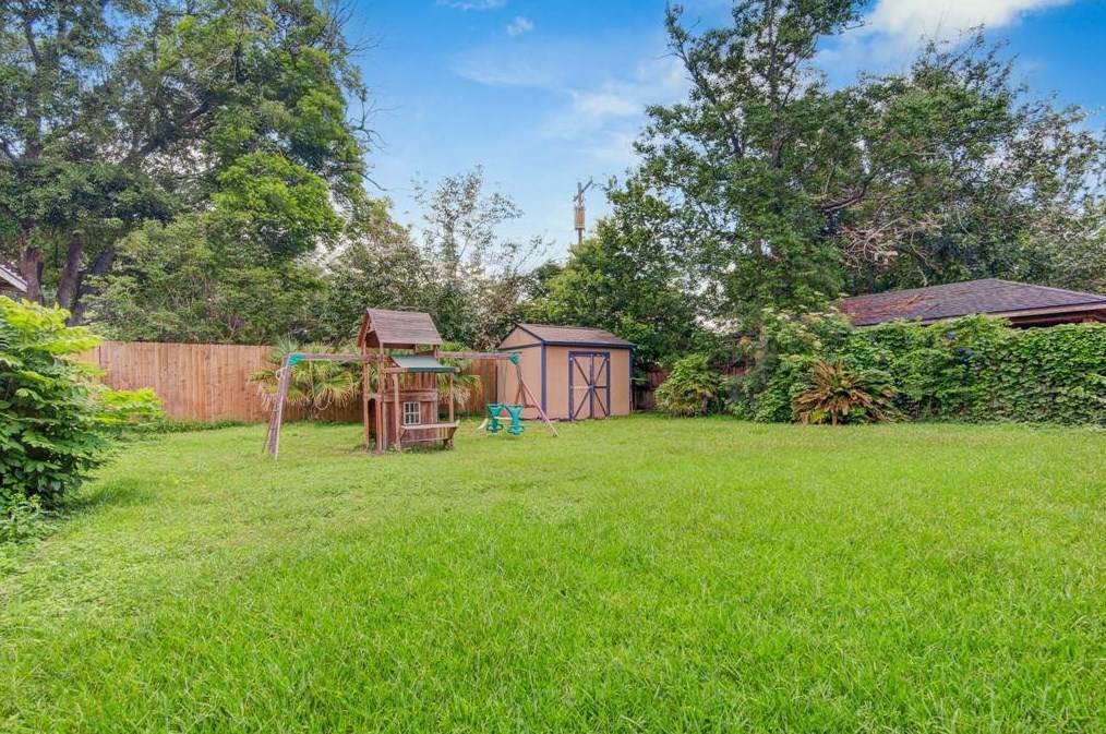 702 Reynolds Ave, League City TX  77573-4123 exterior