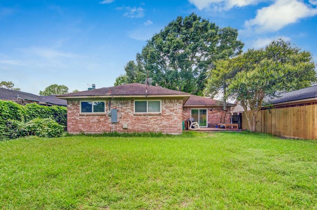 702 Reynolds Ave, League City TX  77573-4123 exterior