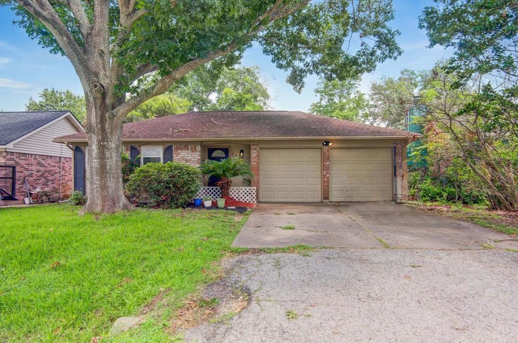 702 Reynolds Ave, League City TX  77573-4123 exterior