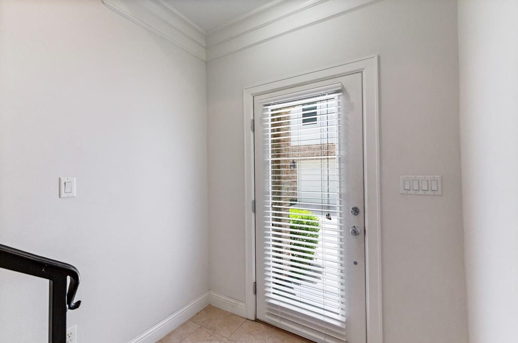 1525 Johnson St, Houston TX  77007-4101 exterior