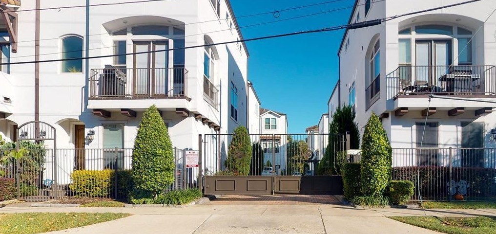 4226 Dickson St, Houston TX  77007-7353 exterior