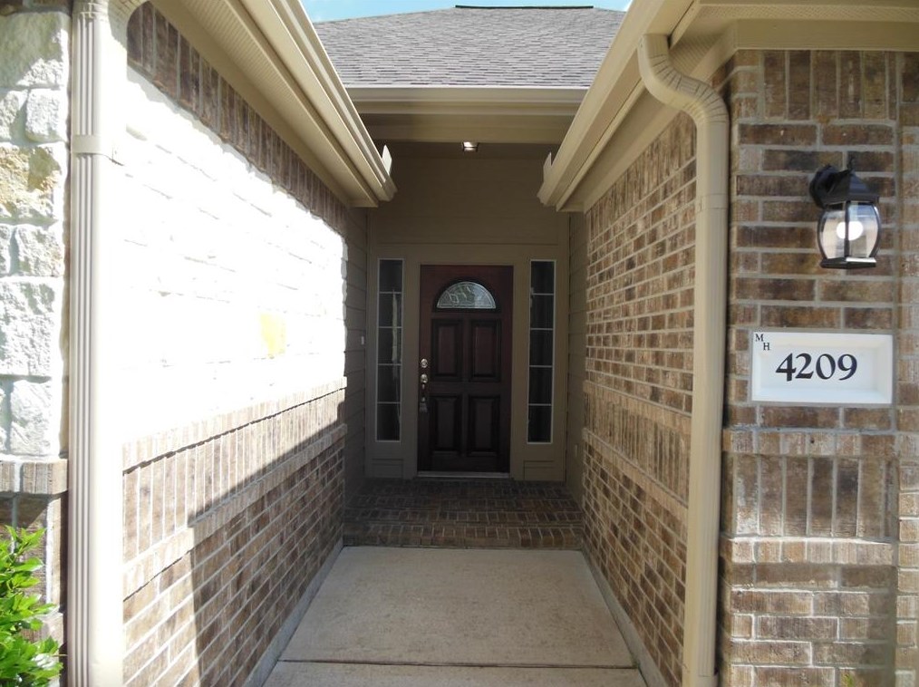 4209 Davenport St, Houston, TX 77051