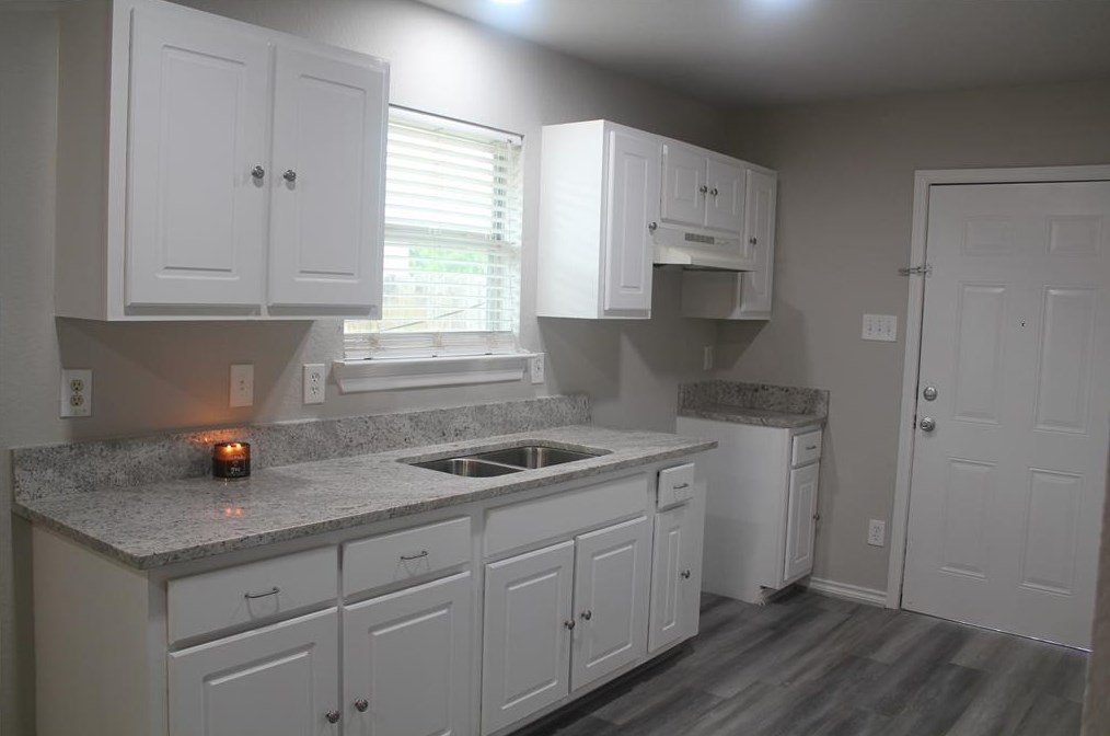 11315 Mosscrest Dr, Houston, TX 77048
