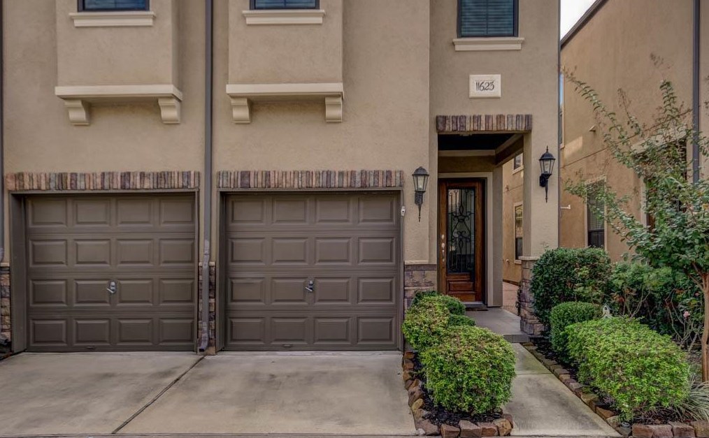 11623 Royal Oaks Vw, Houston, TX 77082