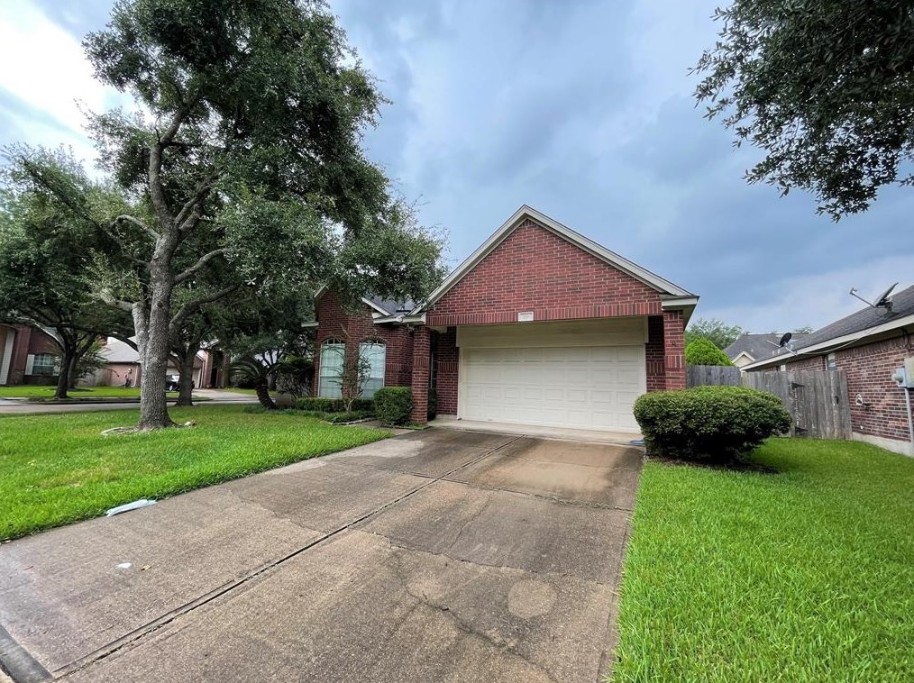 218 Windrift Ct, Sugar Land, TX 77479