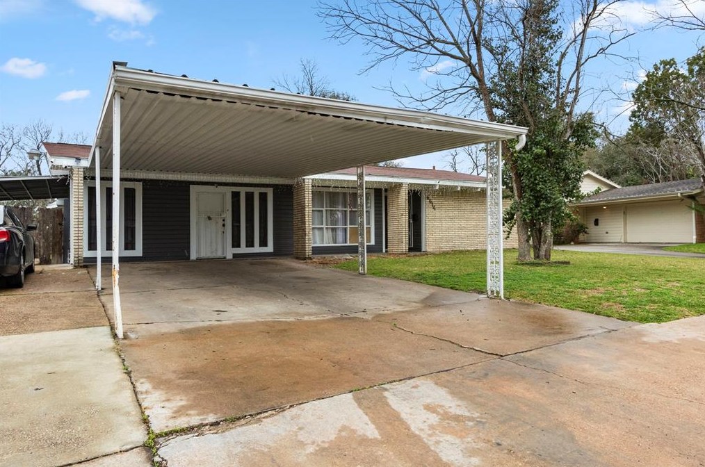 6614 Scribner Rd, Houston TX  77074-6422 exterior