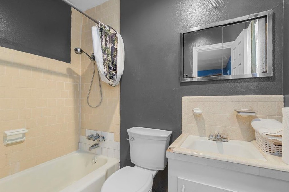 6614 Scribner Rd, Houston TX  77074-6422 exterior